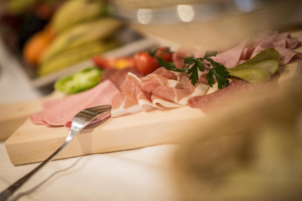 Restaurant Gaestehaus Wiesenheim Удернс Екстериор снимка