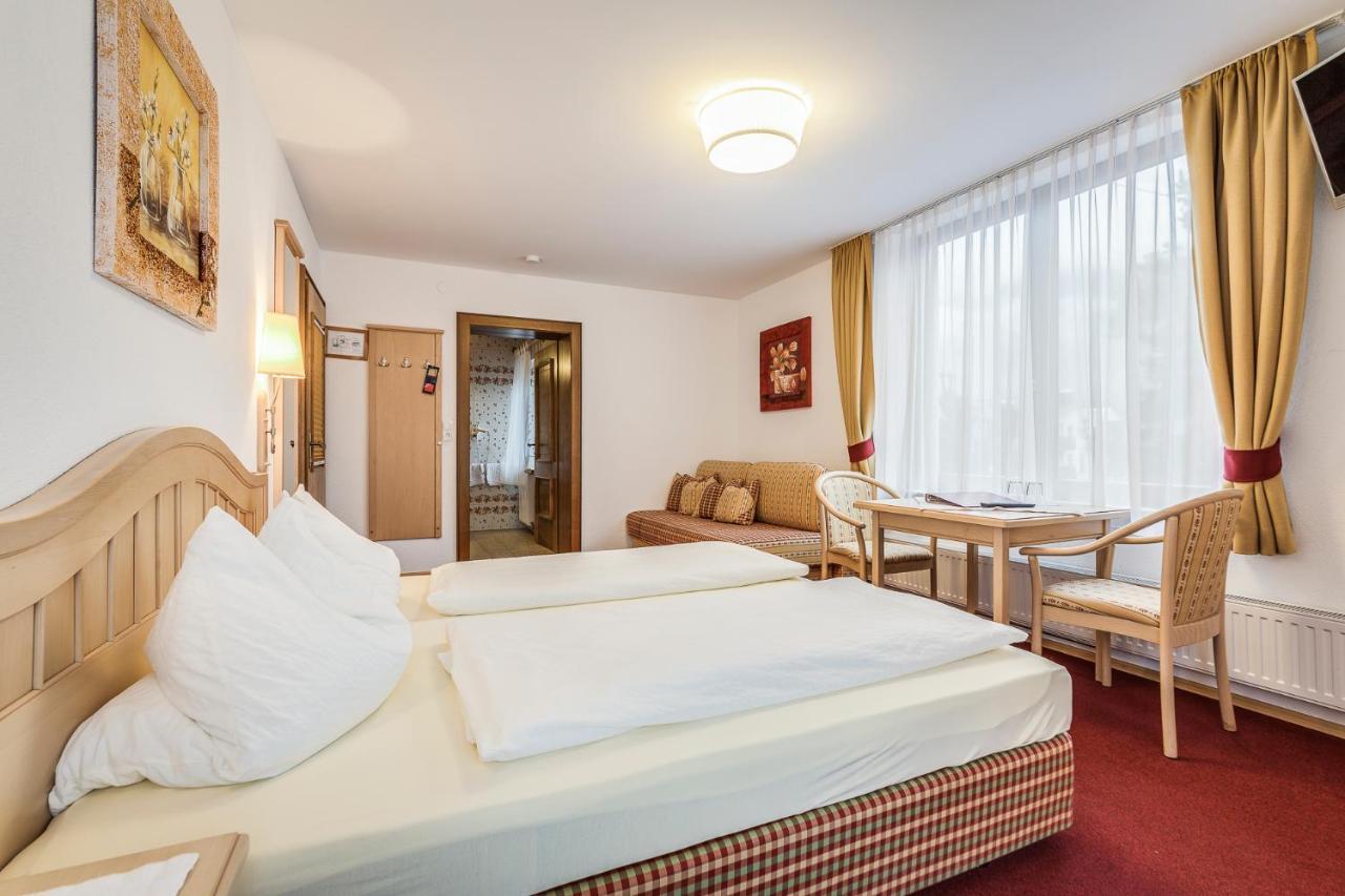 Restaurant Gaestehaus Wiesenheim Удернс Екстериор снимка